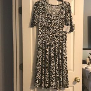 LuLaRoe Dresses - Nicole Dress Lularoe NWT LuLaRoe Dresses - Nicole Dress Lularoe NWT